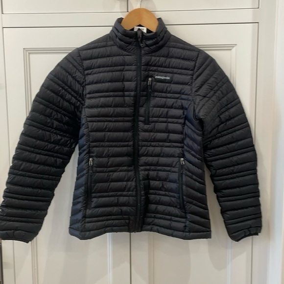 Patagonia Ultralight Black Down Jacket—BEAUTIFUL!! Like New Condition!! Size XS - Picture 1 of 13